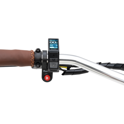  A detailed view of The Gigi's compact handlebar display screen and leather grips 