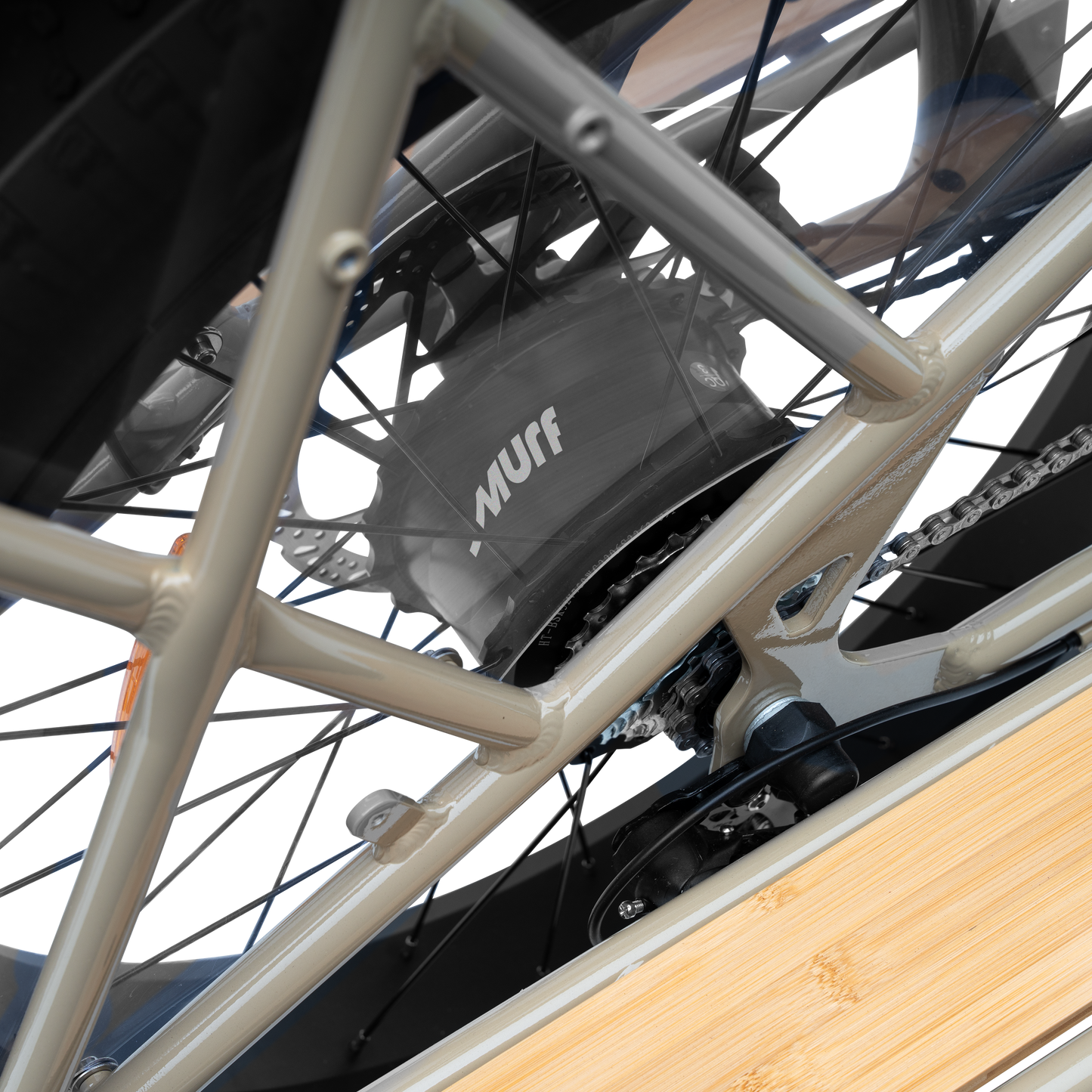 Shimano 7-speed drivetrain and derailleur on Alpha Cargo for pedal efficiency