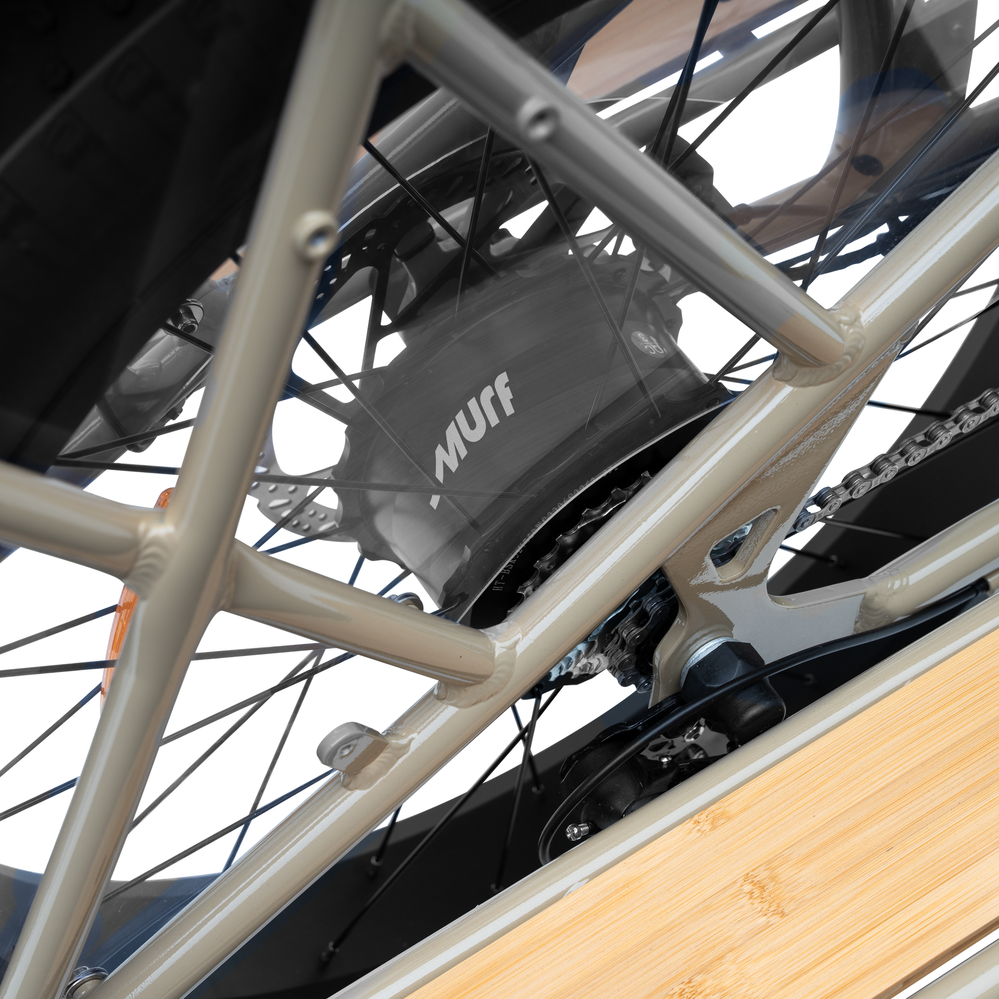 Shimano 7-speed drivetrain and derailleur on Alpha Cargo for pedal efficiency