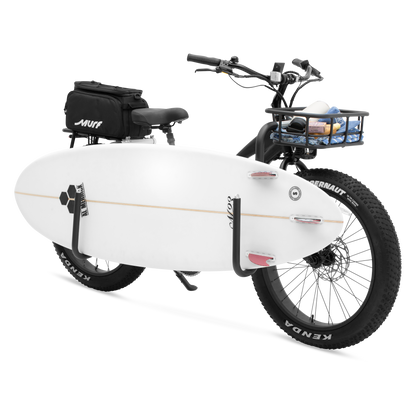 Side view of Aplha ST with Surf Rack attached and presenting a surfboard